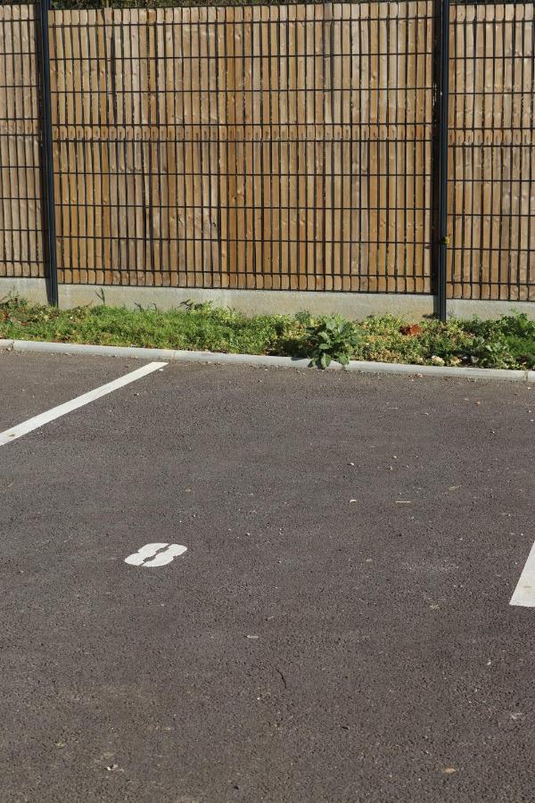"Le 104" Studio Cosy Proche De Rouen Avec Parking มงต์-แซ็ง-เตนญ็อง ภายนอก รูปภาพ